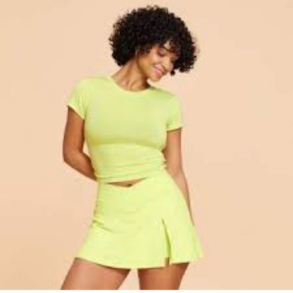 Blogilates Reversible Bow Back Tee - Picture 3 of 7